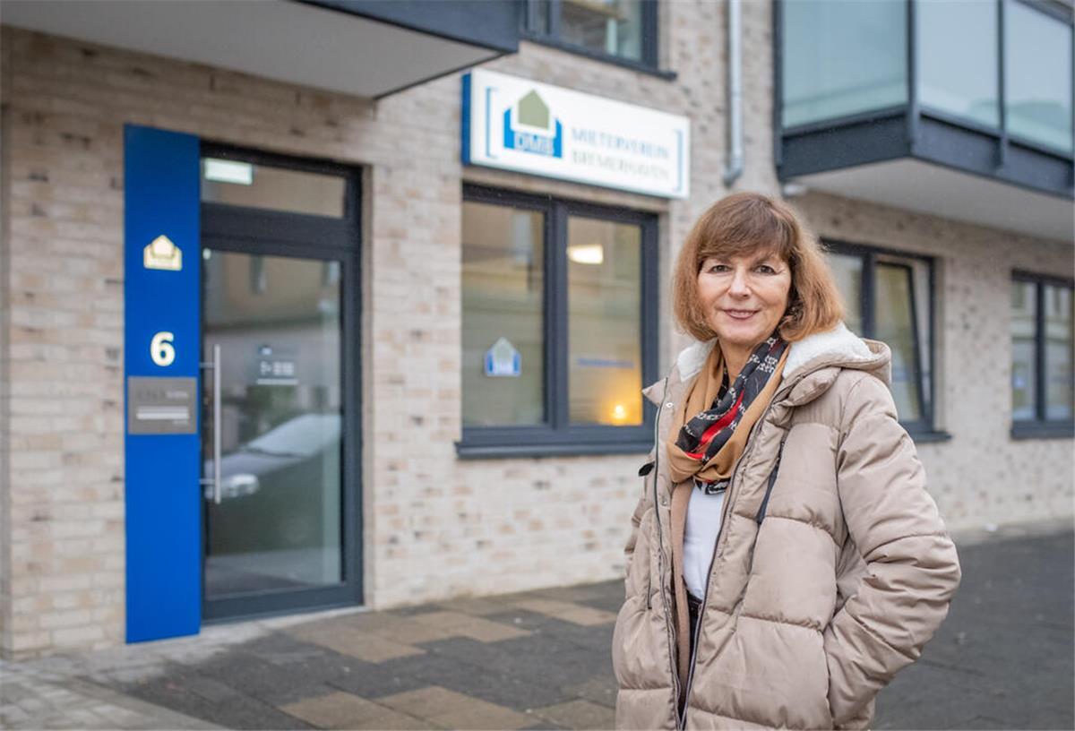 Streit um Eigenbedarf: Immer mehr Fälle in Nordenham und Bremerhaven. Seit 28 Jahren leitet die Juristin Sybille Kassebaum-Liermann den Mieterverein Bremerhaven. Der ist im 100. Jahr seines Bestehens umgezogen: Genau auf die gegenüberliegende Straßenseite, in die Fritz-Reuter-Straße 6. Foto: Hartmann