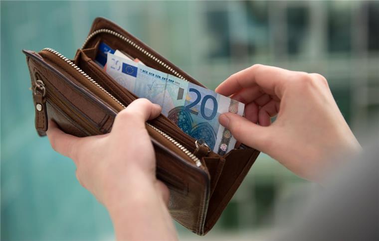 Eigentlich freut man sich ja, wenn jemand die verlorene Geldbörse findet und abgibt. In Halberstadt hat es dem Besitzer allerdings Ärger gebracht.