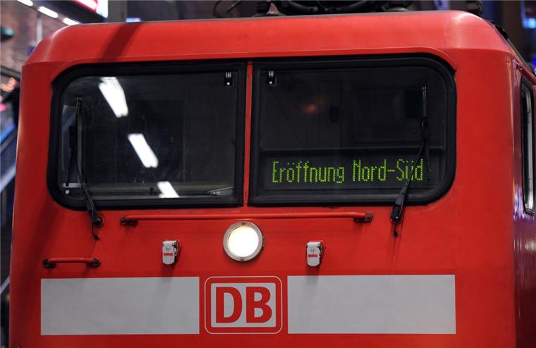 16-Jähriger stirbt bei Bahnunfall in Lunestedt Ein 16-Jähriger ist heute bei einem Bahnunfall in Lunestedt ums Leben gekommen.