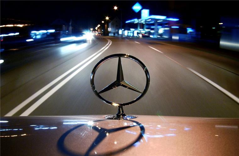 Ein 21-jähriger Mann hat in Bremerhaven einen Mercedes-Stern abgebrochen. 