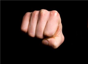 Ein 21-Jähriger wurde am Samstagmorgen in der "Bürger" hinterrücks attackiert.
