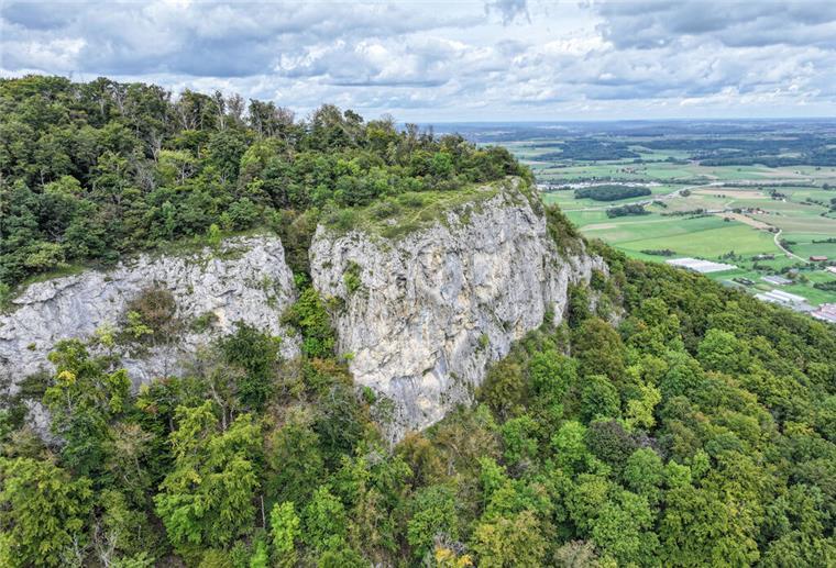 Der bei Ausflüglern beliebte Rosenstein auf der Schwäbischen Alb.