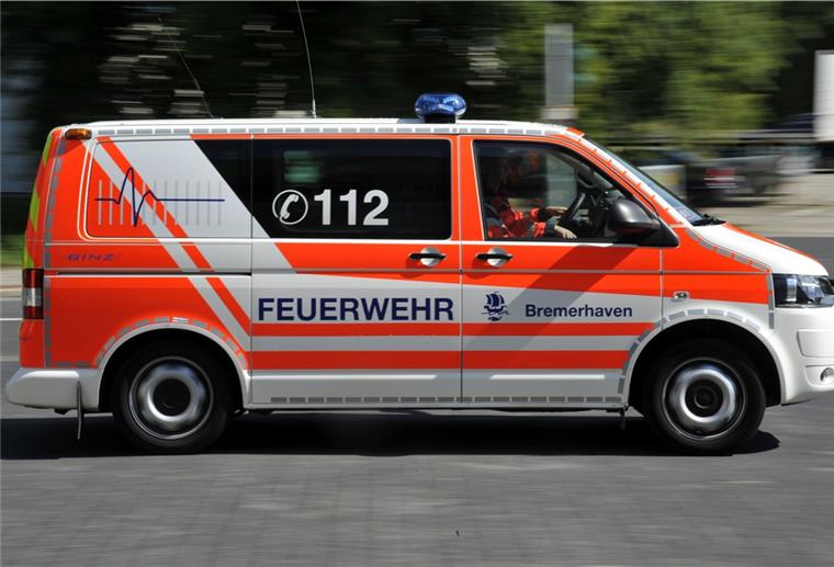 Ein 26-jähriger Mann wird seit Dienstagnachmittag in der Weser bei Berne vermisst.