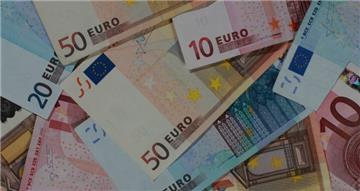Ein 27-jähriger Student aus Kamerun hat in Bremen 1000 Euro verloren. Ein ehrlicher Finder gab das Geld bei der Polizei ab.