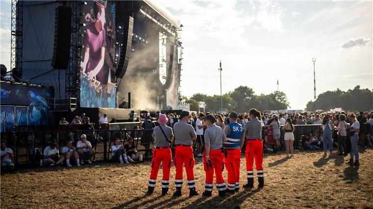 Ein 36-Jähriger wurde tot auf dem Gelände des Deichbrand-Festivals gefunden.