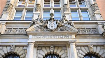 Ein 58-Jähriger ist vor dem Landgericht Hamburg zu einer zweijährigen Haftstrafe wegen Mitgliedschaft in einer terroristischen Vereinigung verurteilt worden.