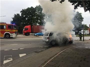 Ein Auto hat am Freitagnachmittag in Leherheide gebrannt.