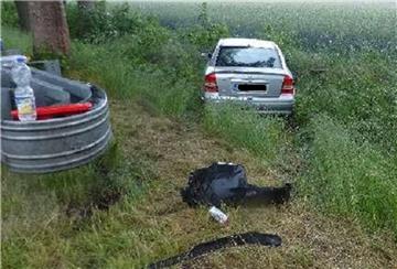 Ein Autofahrer aus Bremervörde musste mit einem Wagen in den Seitenraum ausweichen.