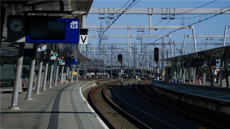 Streik trifft Bahnverkehr in Niederlanden am Freitag Ein Bahnstreik trifft die Niederlande am Freitag, die aus Deutschland kommenden Züge sind aber wohl nicht betroffen.