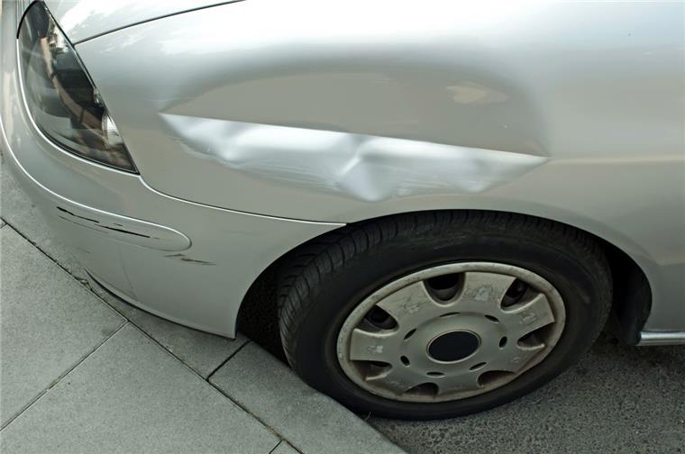 Lehe: Betrunkener Autofahrer rammt Opel und düst davon Ein betrunkener Autofahrer hat in Lehe einen Opel gerammt und ist dann geflüchtet.
