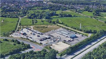 Ein betrunkener Lkw-Fahrer hat auf dem Gelände des Autohofs in Wulsdorf für hohen Sachschaden gesorgt.