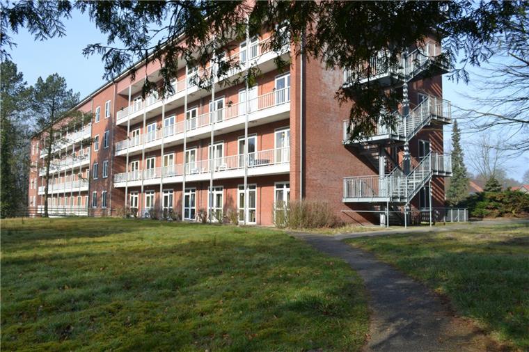 Ein Bild aus besseren Tagen: die Karolinenhöhe in Bad Bederkesa. Das Gebäude hat schon viele Nutzungen erlebt.