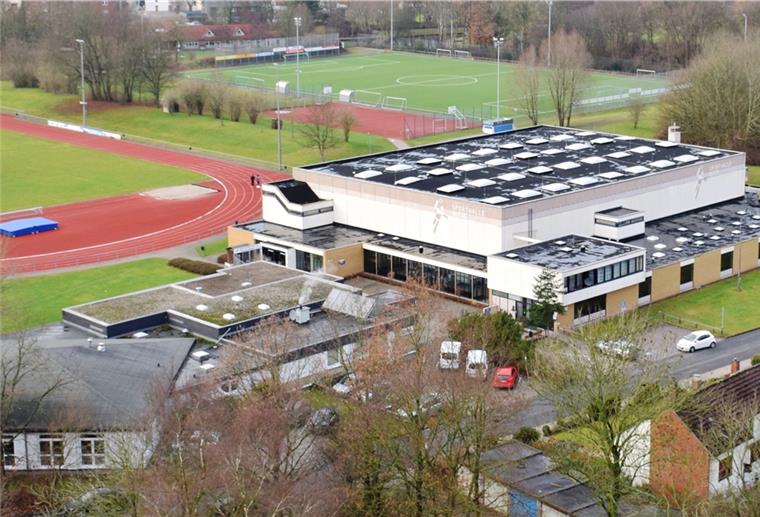 Ein Blick auf das Sportgelände Mitte. Links ist das Vitalzentrum mit der Geschäftsstelle des SVN zu sehen. Der Verein nutzt aber auch die große Sporthalle rechts und die Außenanlagen.