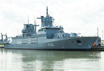 Ein Blick auf die neue Fregatte „Baden-Württemberg“ am Marinestützpunkt Wilhelmshaven. Am Mittwoch soll das Schwesterschiff „Nordrhein-Westfalen“ in Dienst gestellt werden.
