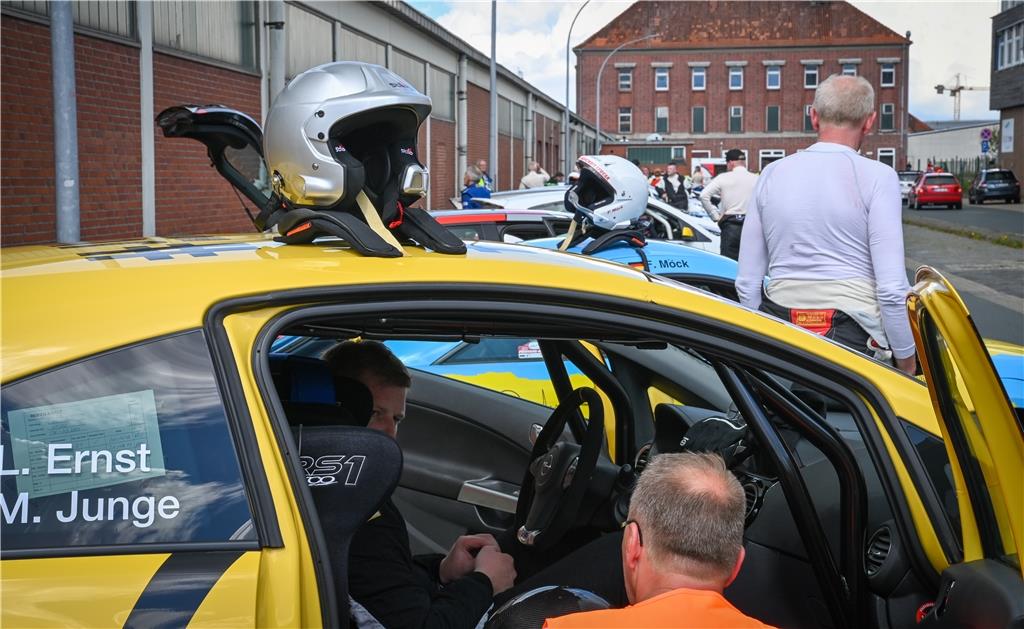 Ein Blick in das Fahrerlager der Motorsportveranstaltung des ADAC.