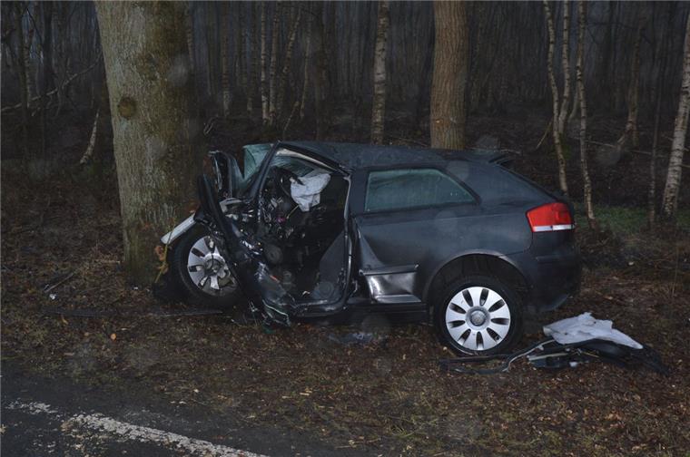 Schiffdorf: Bremerhavener stirbt bei Unfall auf der K58 Ein Bremerhavener ist am Freitagmorgen bei einem Unfall auf der K58 ums Leben gekommen.