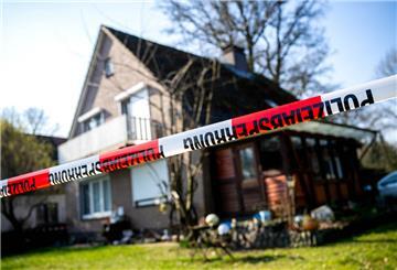 Ein Bundeswehrsoldat steht im Verdacht, vier Menschen im Landkreis Rotenburg erschossen zu haben. Unter den Toten ist auch ein Kind. Nun kommt es zum Prozess.
