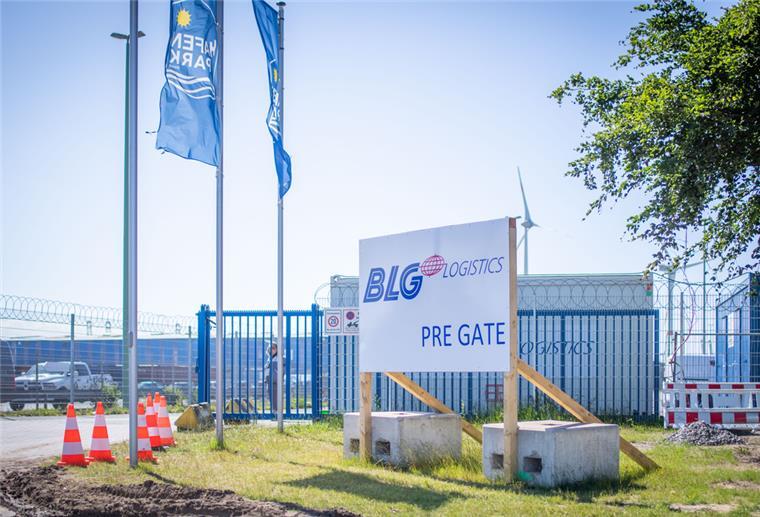 Bremerhaven: Saubere Klos und ein Dach für die Trucker im Hafen Ein Container als geschützter Wartebereich für die Lkw-Fahrer gehört zu den Verbesserungen am BLG-Pre-Gate. Die BLG reagiert damit auf die Kritik an den teilweise chaotischen Zuständen.