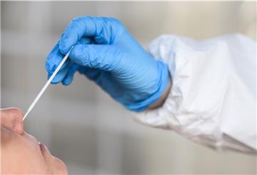 Ein Corona-Test wird für Besucher des St. Bernhard-Hospitals in Brake verpflichtend, auch wenn sie geimpft oder genesen sind. 