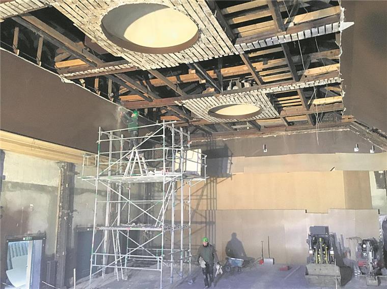Ein Einblick ins innere des CTB: Der große Saal soll am Ende wieder so aussehen wie zuvor mit der Bühne und den roten Kinosesseln.