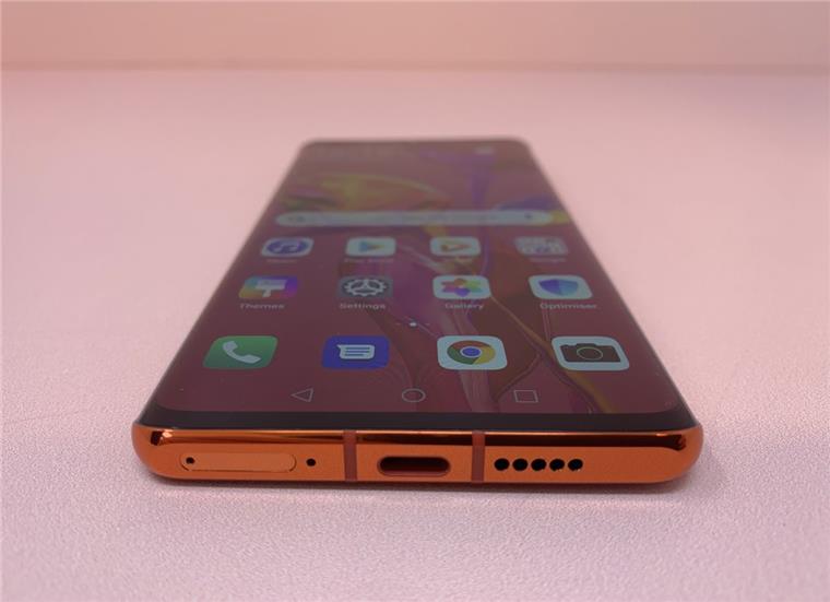 Ein Einbrecher hat zwei Smartphones in Bremerhaven-Geestemünde mitgehen lassen.