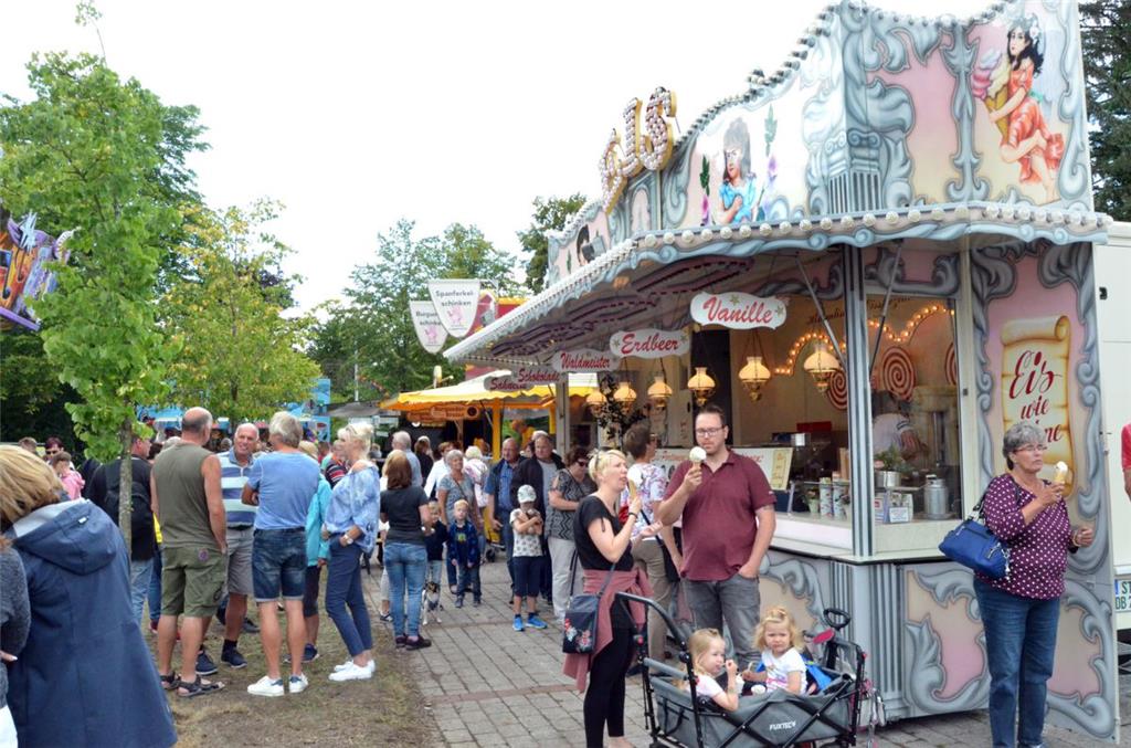 Ein Eis geht immer. Foto: Schmonsees