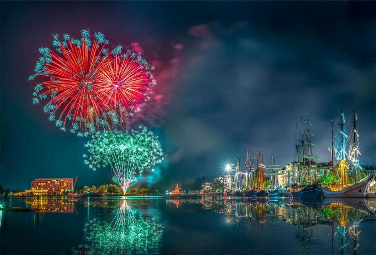Wilhelmshaven: Kein Feuerwerk bei Großereignissen Ein Feuerwerk wie dieses soll es beim „Sailing Cup“ und anderen Wilhelmshavener Großveranstaltungen künfitg nicht mehr geben.