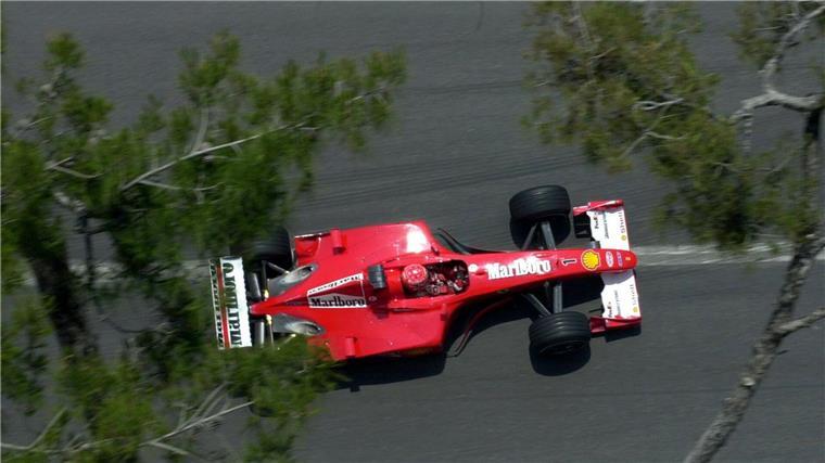 Ein Formel-1-Ferrari von Michael Schumacher ist für knapp 16 Millionen Euro versteigert worden.
