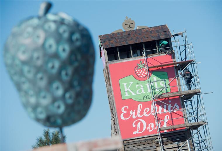Ein Freizeitpark der ungewöhnlichen Art: So wie hier in Koserow auf der Insel Usedom wird "Karls Erlebnis-Dorf" auch bald in Loxstedt die Massen locken.