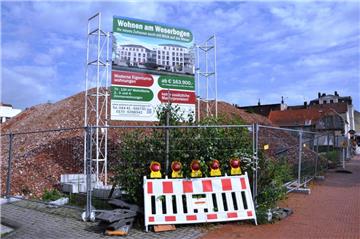 Ein großer Haufen Schutt an der Müllerstraße in Nordenham. Vor Spätsommer werden die Bauarbeiten nicht beginnen.