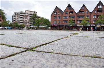 Ein Gutachter hat empfohlen, den Marktplatz neu anzulegen. Aber vorerst wird das nicht passieren. „Noch ist die Not nicht groß genug“, sagt Baudezernentin Ellen Köncke.