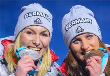 Ein guter Tag für die Snowboarderinnen Selina Jörg (links) und Ramona Hofmeister: Die beiden  gewinnen am vorletzten Tag der Olympischen Winterspiele in Pyeongchang im Parallel-Riesenslalom Silber und Bronze. 