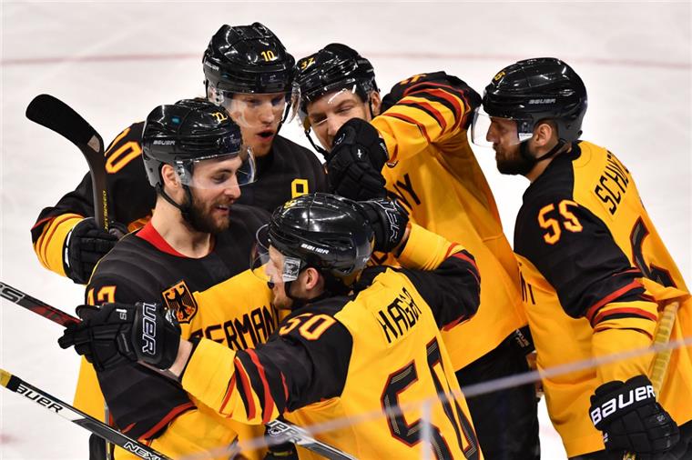 Ein historischer Sieg: Die deutschen Eishockeyspieler stehen im Finale der Olympischen Winterspiele.