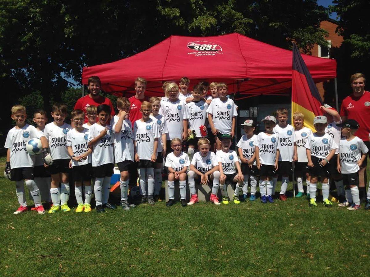 Ein Höchstmaß an Spielspaß und das gleichzeitige Verbessern der fußballerischen Fähigkeiten stand bei den 32 Nachwuchskickern beim Soccercamp in Abbehausen im Fokus.