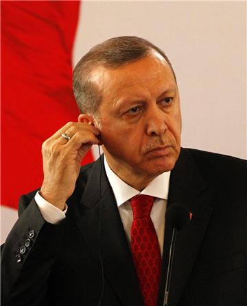 "Ein Journalist, der irgendwas verfasst, was Erdogan nicht passt, ist morgen schon im Knast": Mit Zeilen wie dieser hat das NDR-Magazin extra 3 diplomatische Verwicklungen mit der Türkei ausgelöst.