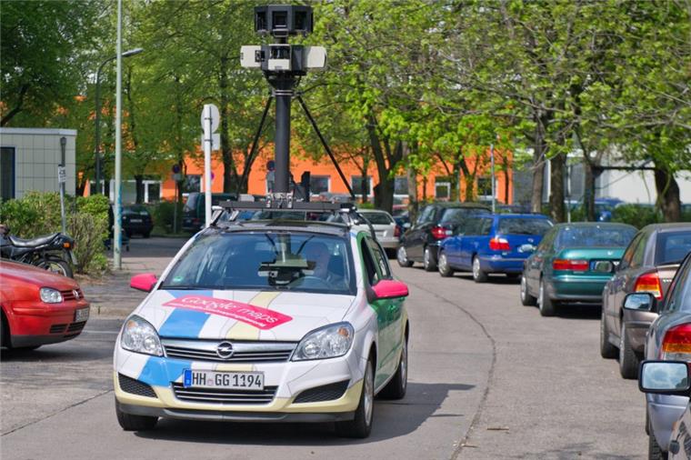 Kamera-Autos von Google fahren durch Bremerhaven Ein Kameraauto des Internetdiensteanbieters Google.