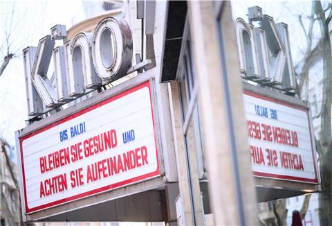 Ein Kinobesuch ist wegen der Corona-Pandemie derzeit nicht möglich.