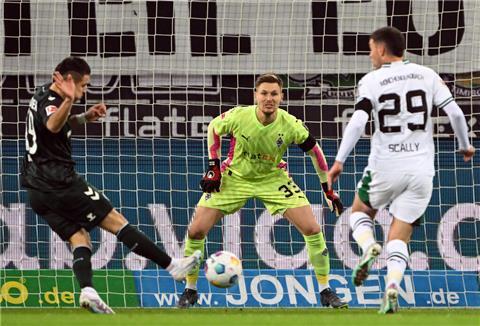Ein kleines Erfolgserlebnis für Bremen: Rafael Borré erzielt hier das zwischenzeitliche 1:0.