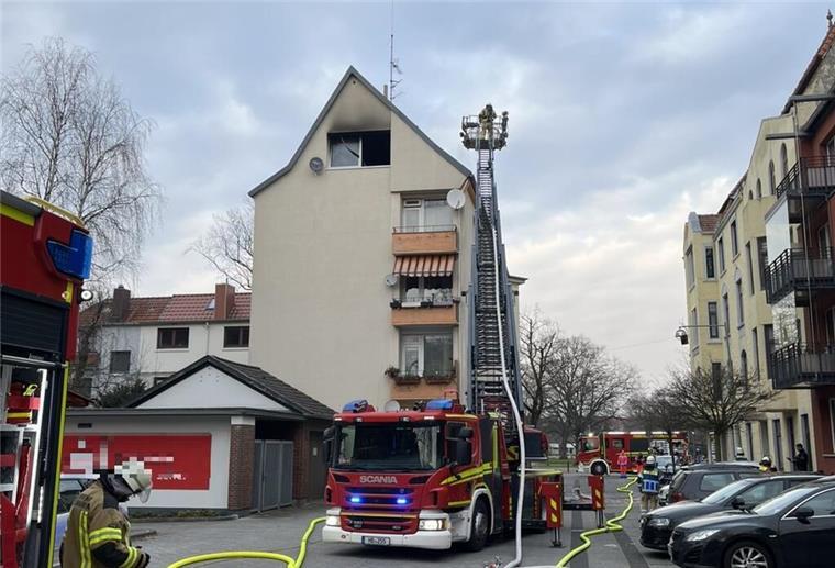 Ein Küchenbrand in Lehe hatte einen Großeinsatz der Feuerwehr zur Folge.