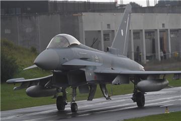 Ein lauter Knall über dem Geestland hat viele verunsichert. Es waren wohl nur zwei Eurofighter (Symbolfoto).