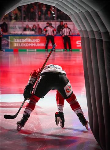 Ein letztes Mal in diesem Kalenderjahr treten die Spieler der Fischtown Pinguins am Montag in der Eisarena auf die Eishockey-Bühne.