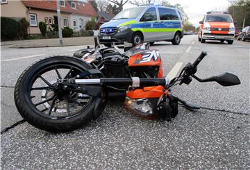 Ein Motorradfahrer ist am Sonntag in Bremerhaven-Geestemünde schwer verletzt wurde.