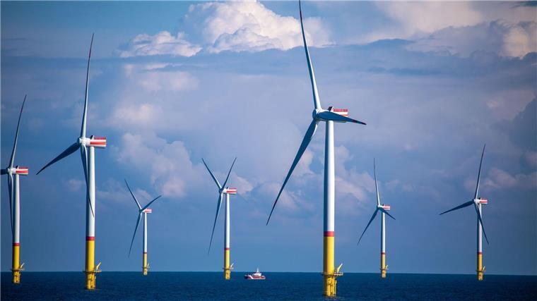 Ein neuer Flächenentwicklungsplan regelt den Ausbau der Offshore-Windenergie bis 2034. (Archivbild)