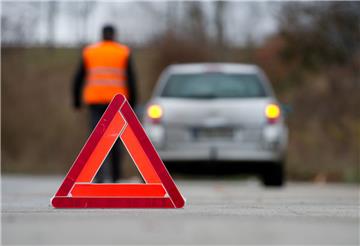 Ein Pannenhelfer hat sich in Bremen als Autodieb entpuppt.