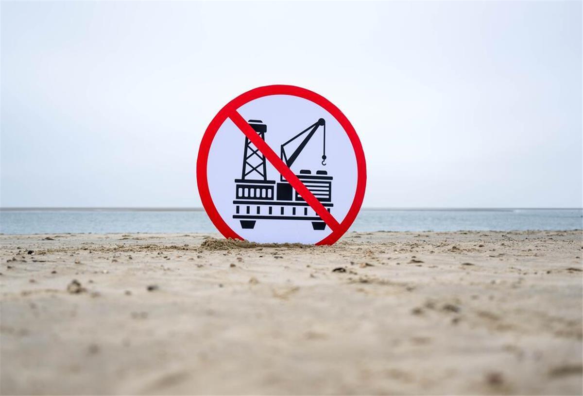 Ein Plakat gegen die geplante Erdgasförderung auf Borkum