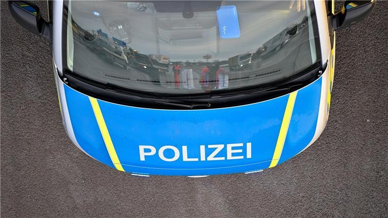 Nach Messerangriff am Neujahrsmorgen - 14-Jähriger in U-Haft Ein Polizeiauto bei einem Einsatz.