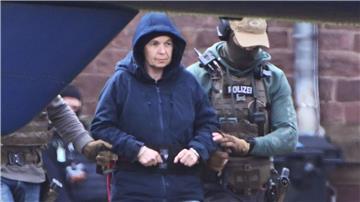 Ein Prozess gegen die frühere RAF-Terroristin Daniela Klette wird frühestens im kommenden Jahr vor dem Landgericht im niedersächsischen Verden beginnen. (Archivbild)