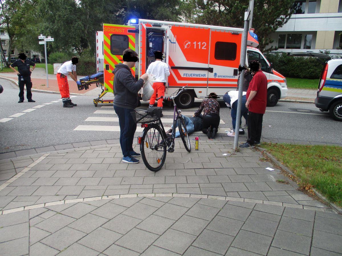 Gefährliche Kreuzung: Fahrradfahrer (85) bei Unfall in Leherheide schwer verletzt Ein Radfahrer verletzte sich gestern in Bremerhaven-Leherheide schwer bei einem Verkehrsunfall.