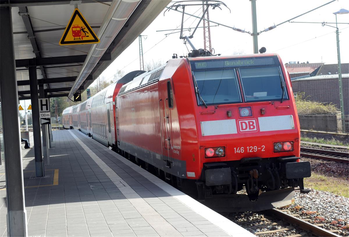 Kürzerer Zug nach Bremen: Regionalexpress fährt momentan mit einem Wagen weniger Ein Regional-Express am Hauptbahnhof in Bremerhaven: Derzeit sind die Züge laut Fahrgastbeirat mit einem Wagen weniger auf der Strecke.