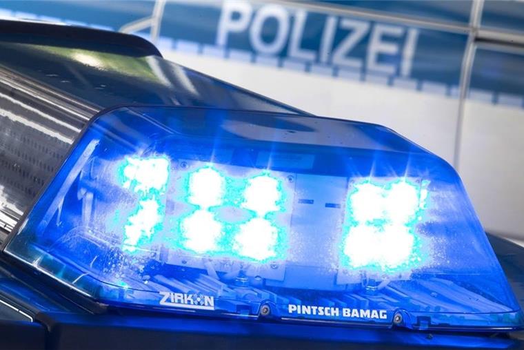 Ein Sachschaden von 20.000 Euro entstand bei einer Kollision zweier Autos am frühen Morgen in Zeven.